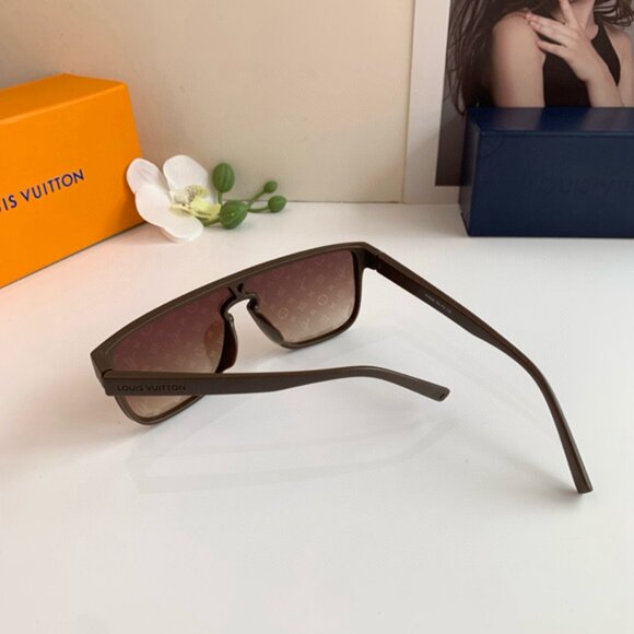 Louis Vuitton Women\'s Brown Sunglasses